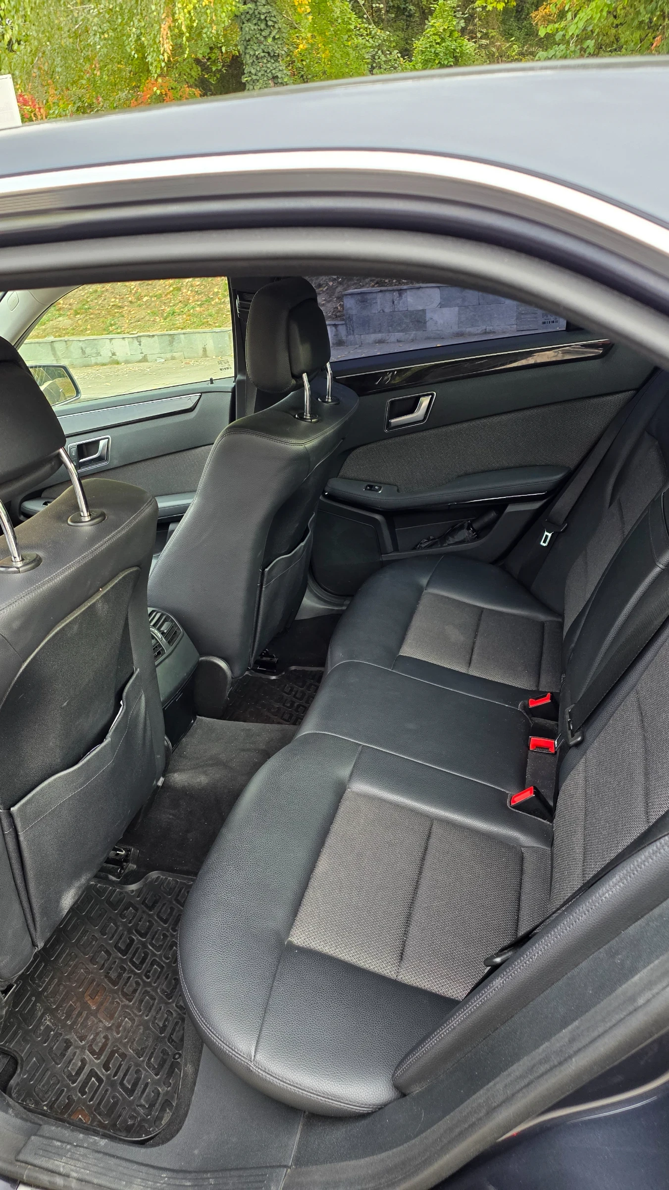 Mercedes-Benz E 300, снимка 6 - Автомобили и джипове - 56451773