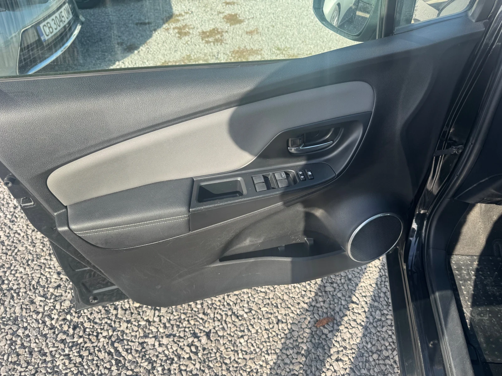 Toyota Yaris ��������* ����* ������* NAVI* 1.5HYBRID 101hp* LED | Mobile.bg � ����������� 5
