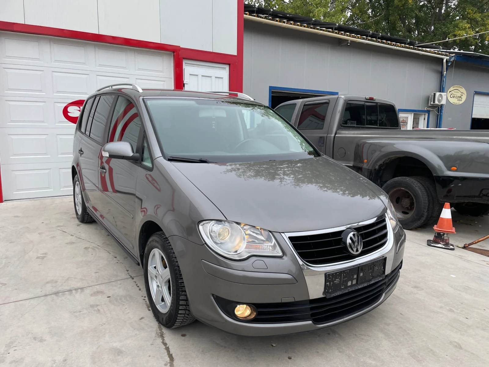 VW Touran FACELIFT, снимка 2 - Автомобили и джипове - 56613576
