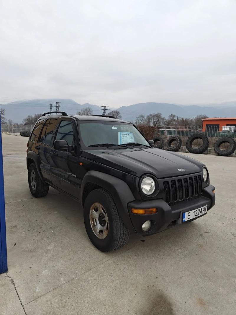 Jeep Cherokee, снимка 2 - Автомобили и джипове - 49309623