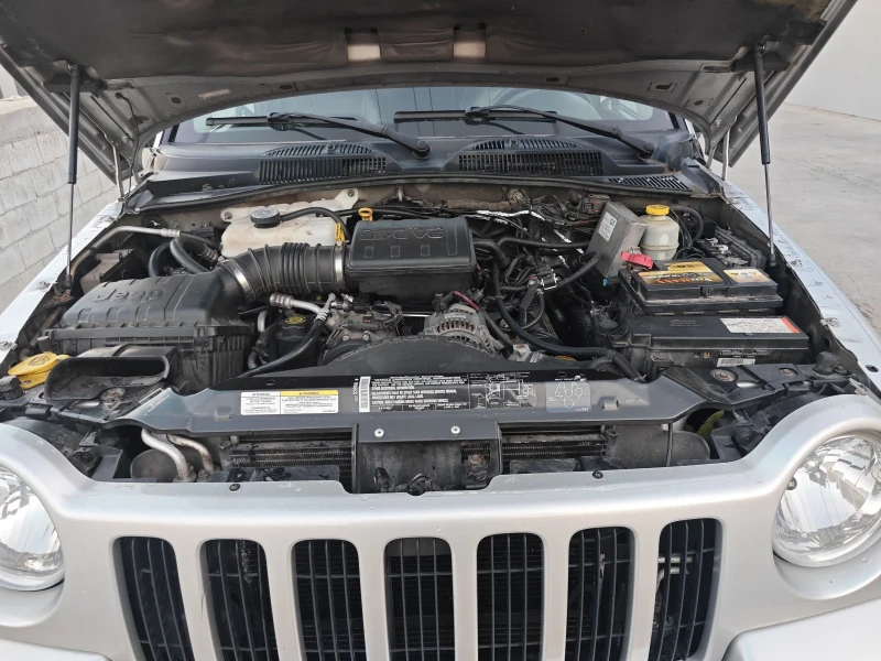 Jeep Cherokee Liberty* KJ* 3.7l* ШИБИДАХ* , снимка 8 - Автомобили и джипове - 52250026
