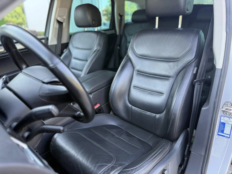 VW Touareg * * * ЛИЗНГ* * * Реални км Сервизна, снимка 13 - Автомобили и джипове - 52196037
