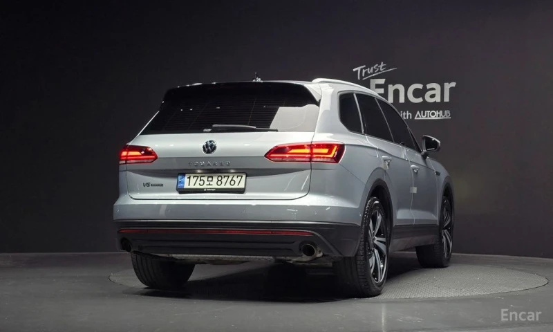 VW Touareg, снимка 4 - Автомобили и джипове - 53262041