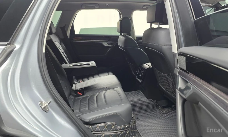 VW Touareg, снимка 12 - Автомобили и джипове - 53262041