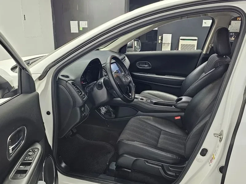 Honda Hr-v 1.8, снимка 10 - Автомобили и джипове - 55740143