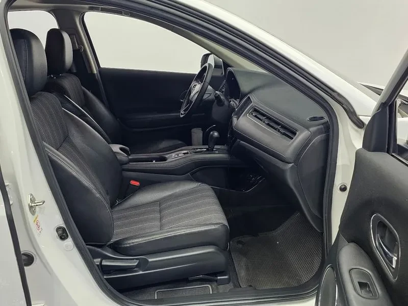 Honda Hr-v 1.8, снимка 11 - Автомобили и джипове - 55740143
