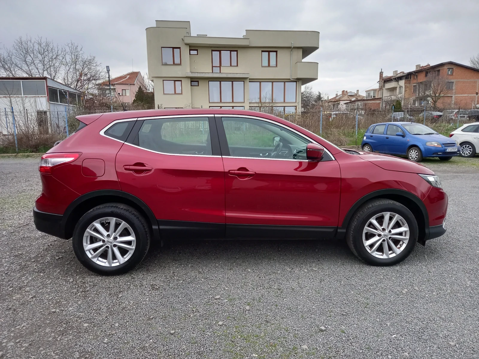 Nissan Qashqai 1.2DIG-T AUTOMATIC - изображение 3