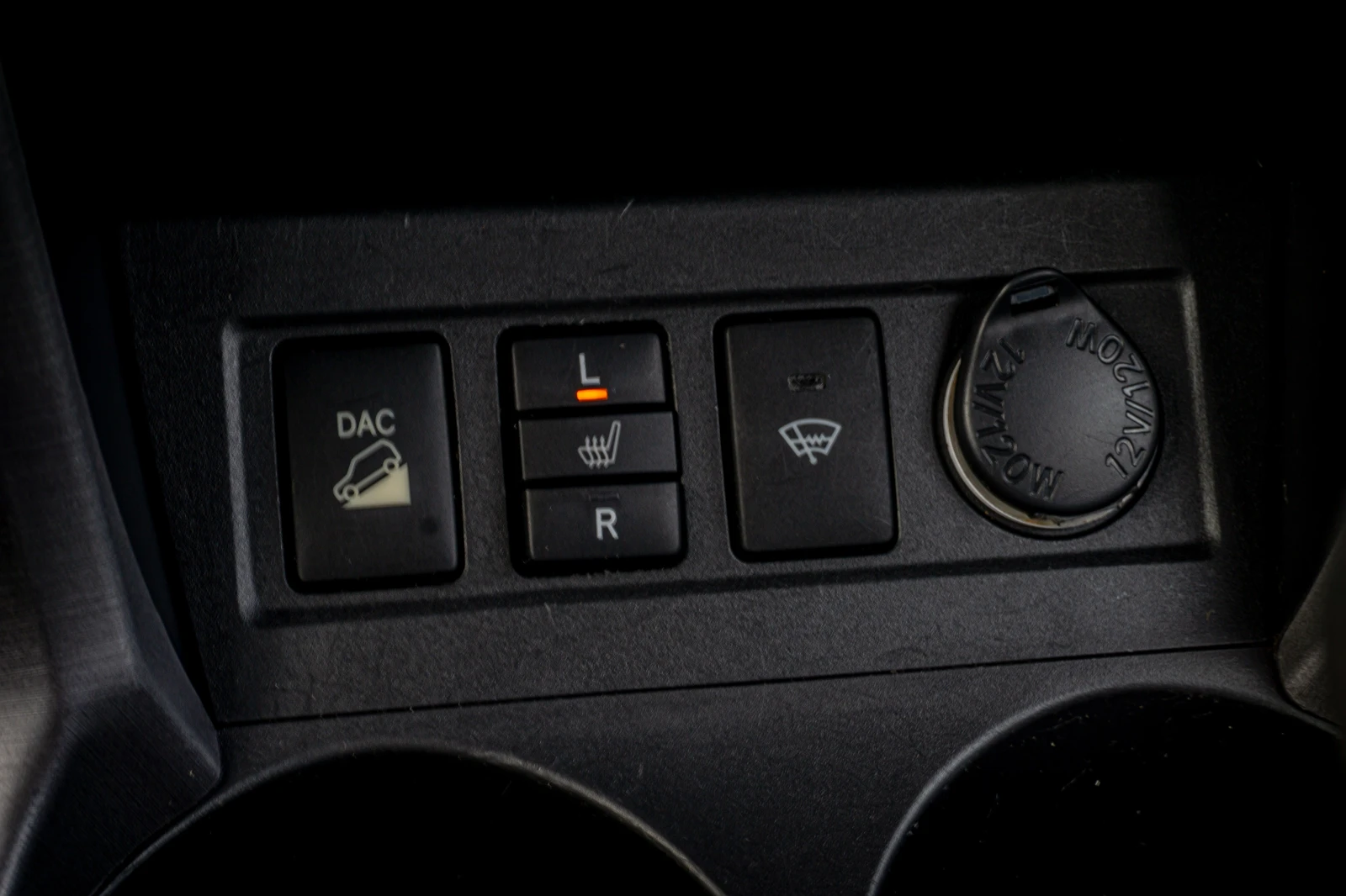 Toyota Rav4 2.0 бензин С Гаранция! ТОП! БЕЗПЛАТНА ГО ЗА 1Г., снимка 13 - Автомобили и джипове - 53717831