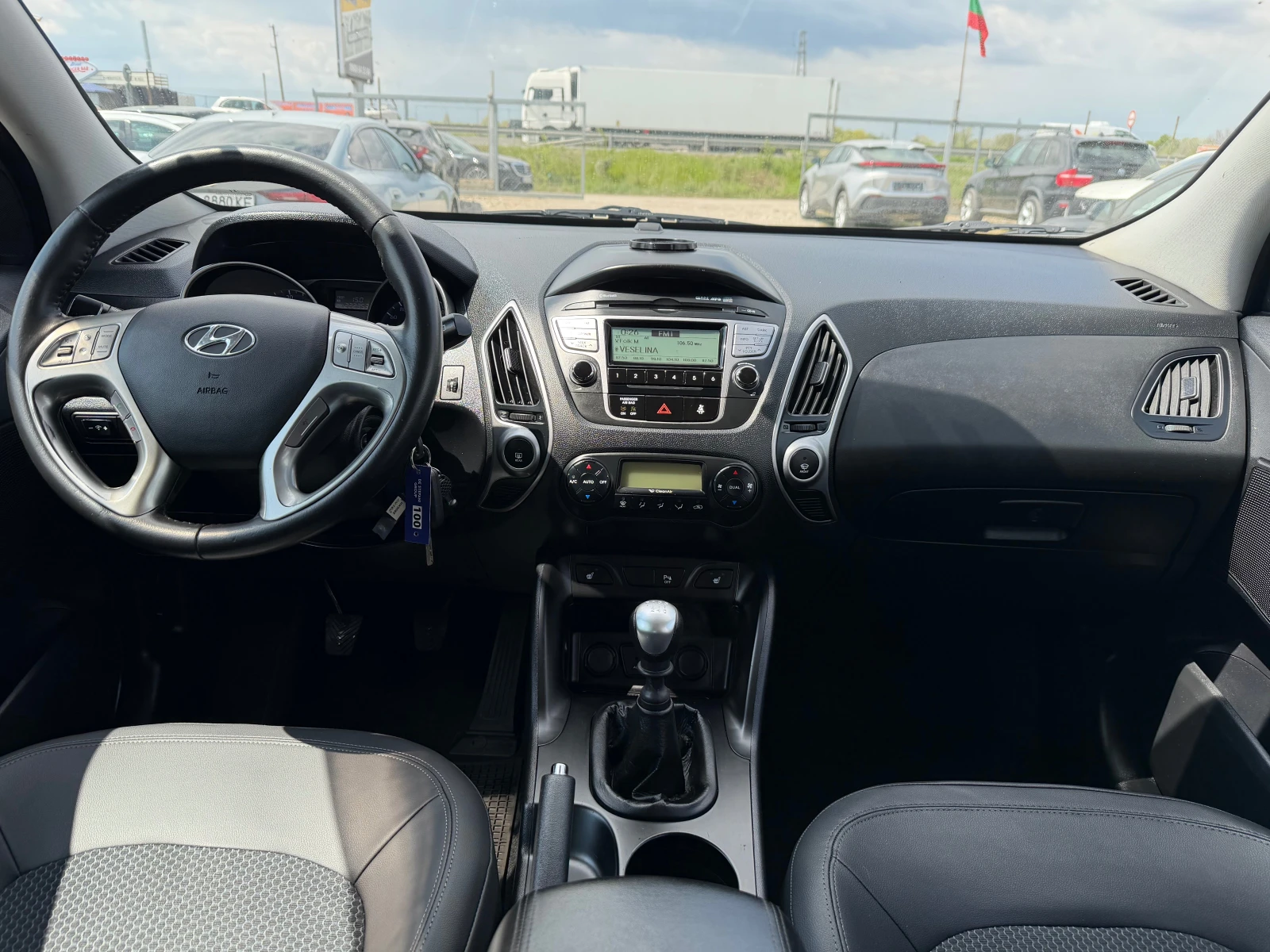 Hyundai IX35 1.7 CRDI ОБСЛУЖЕН, снимка 15 - Автомобили и джипове - 54266323