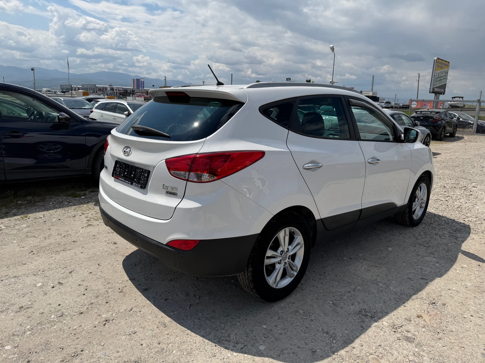 Hyundai IX35 1.7 CRDI ОБСЛУЖЕН, снимка 5 - Автомобили и джипове - 54266323