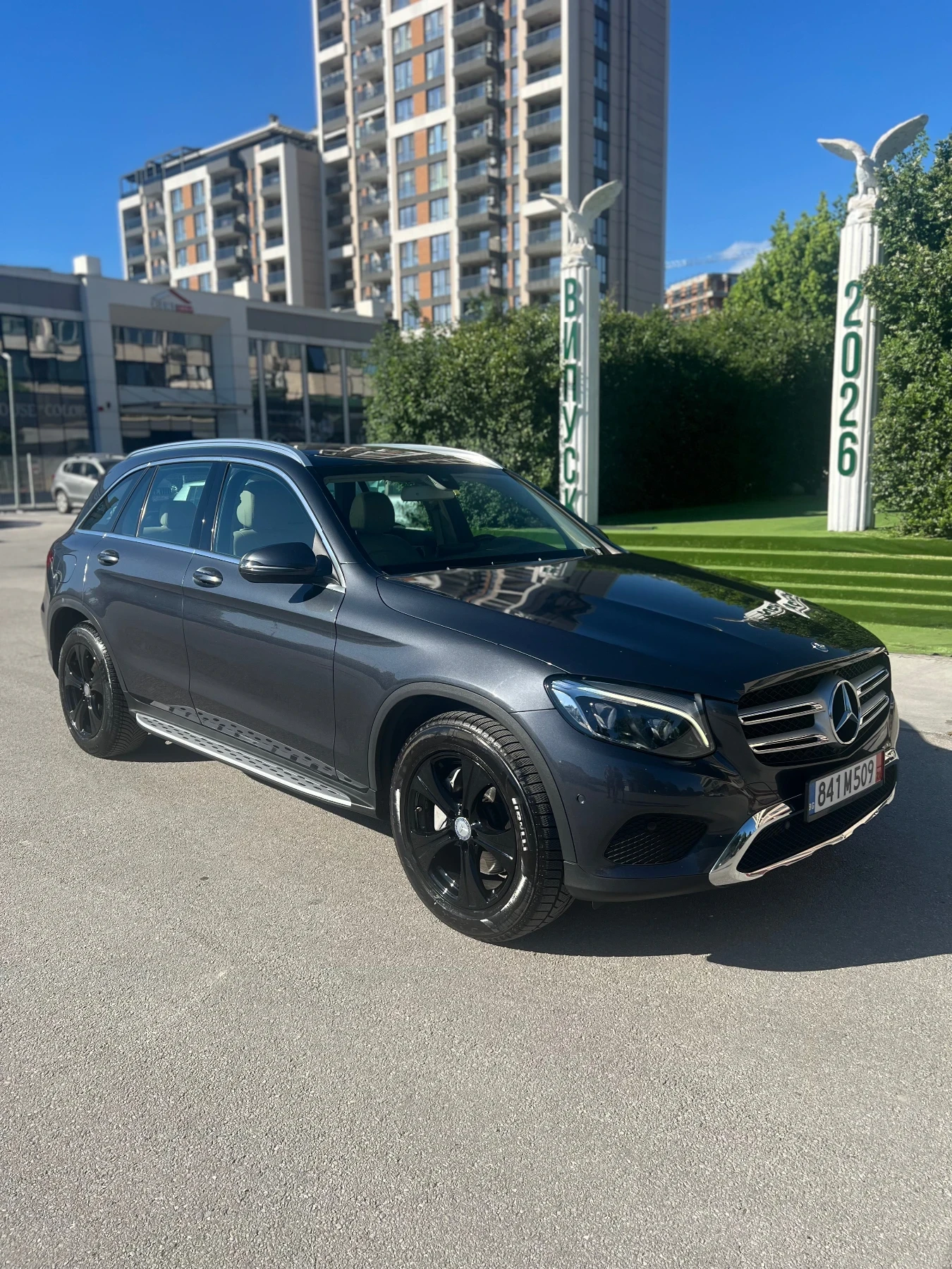 Mercedes-Benz GLC 250 * * Luxury Premium* * 9G* * F1* * CAM* * Ambient, снимка 2 - Автомобили и джипове - 54719843