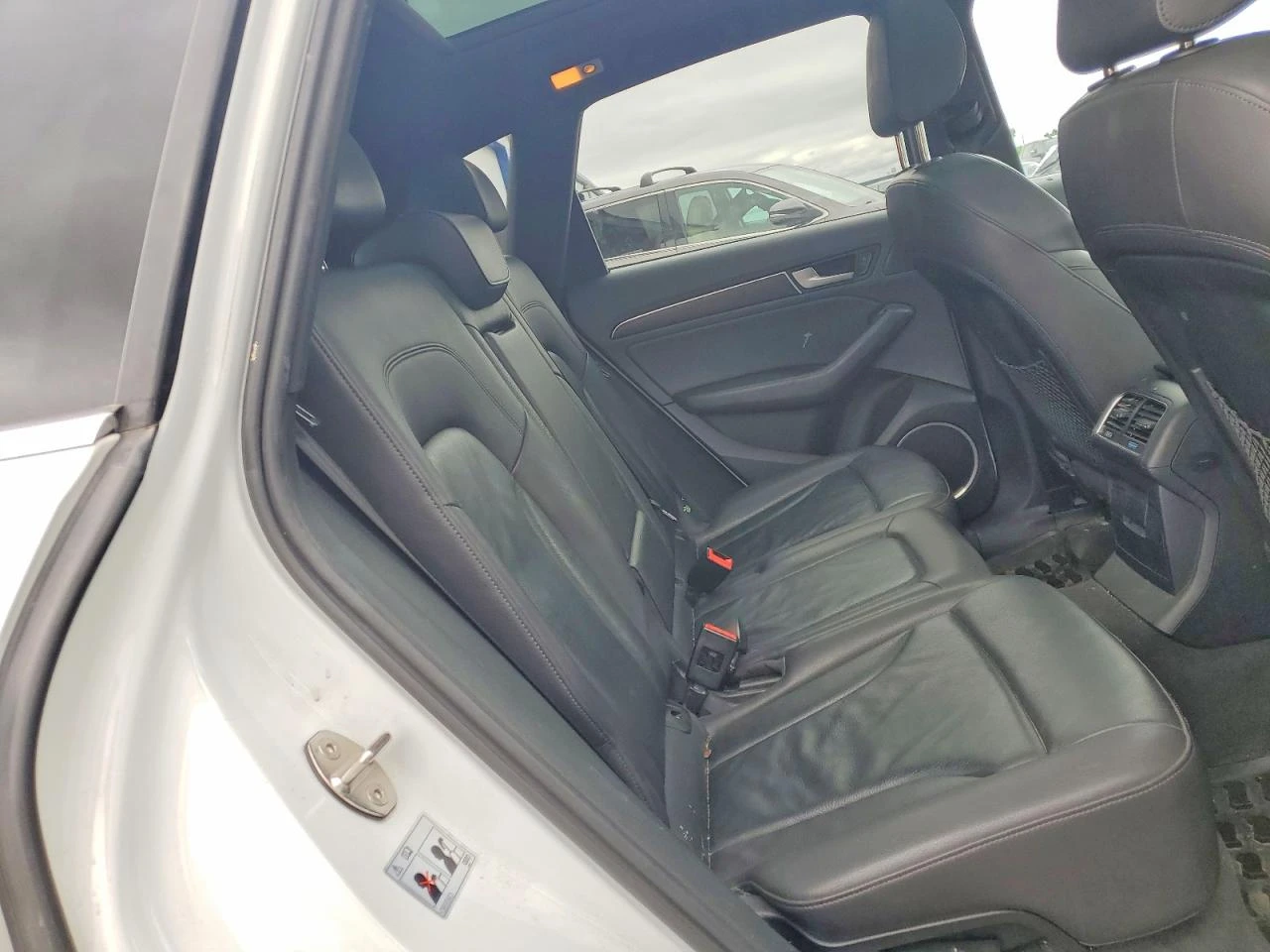 Audi Q5 2.0l Premium Plus, снимка 11 - Автомобили и джипове - 54743416