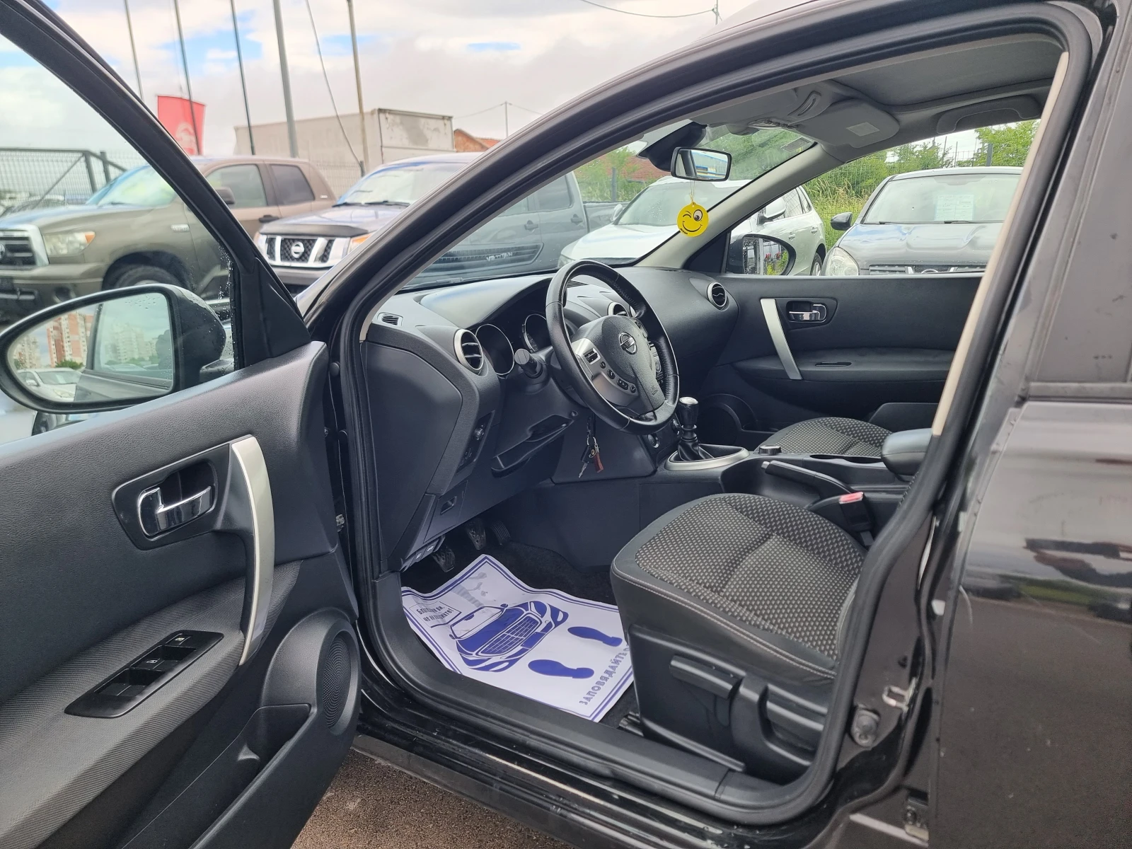 Nissan Qashqai 2.0DCI 4X4, снимка 10 - Автомобили и джипове - 54759819