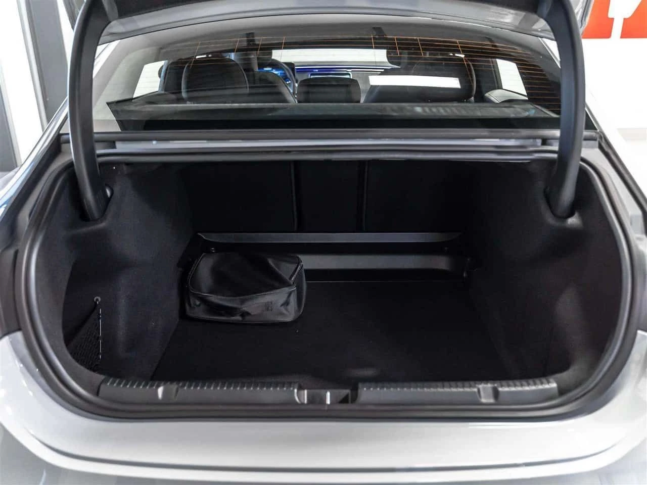 Mercedes-Benz EQE 350/Driver Assistance Pkg/ПАНОРАМА, снимка 14 - Автомобили и джипове - 55045777