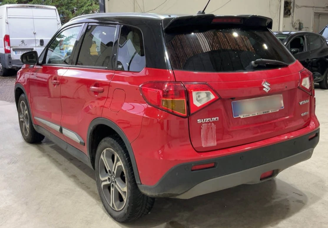 Suzuki Vitara 1.6 бензин 4х4 Екзекютив! , снимка 3 - Автомобили и джипове - 55128868