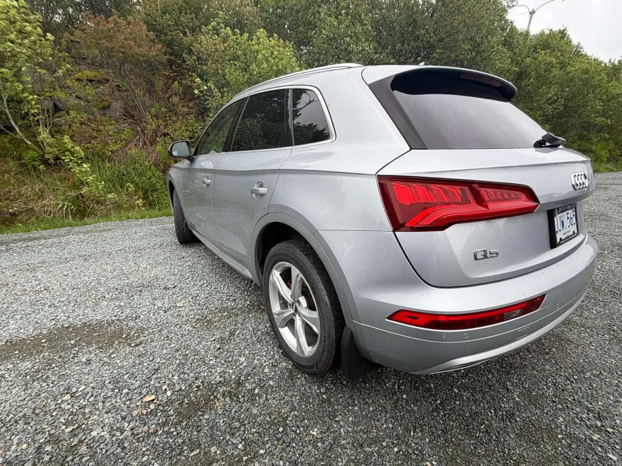 Audi Q5 Progressiv | CARFAX | АВТОКРЕДИТ БЕЗ ПЪРВОНАЧАЛНА, снимка 3 - Автомобили и джипове - 55139292