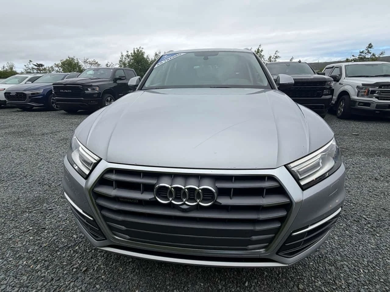 Audi Q5 Progressiv | CARFAX | АВТОКРЕДИТ БЕЗ ПЪРВОНАЧАЛНА, снимка 2 - Автомобили и джипове - 55139292