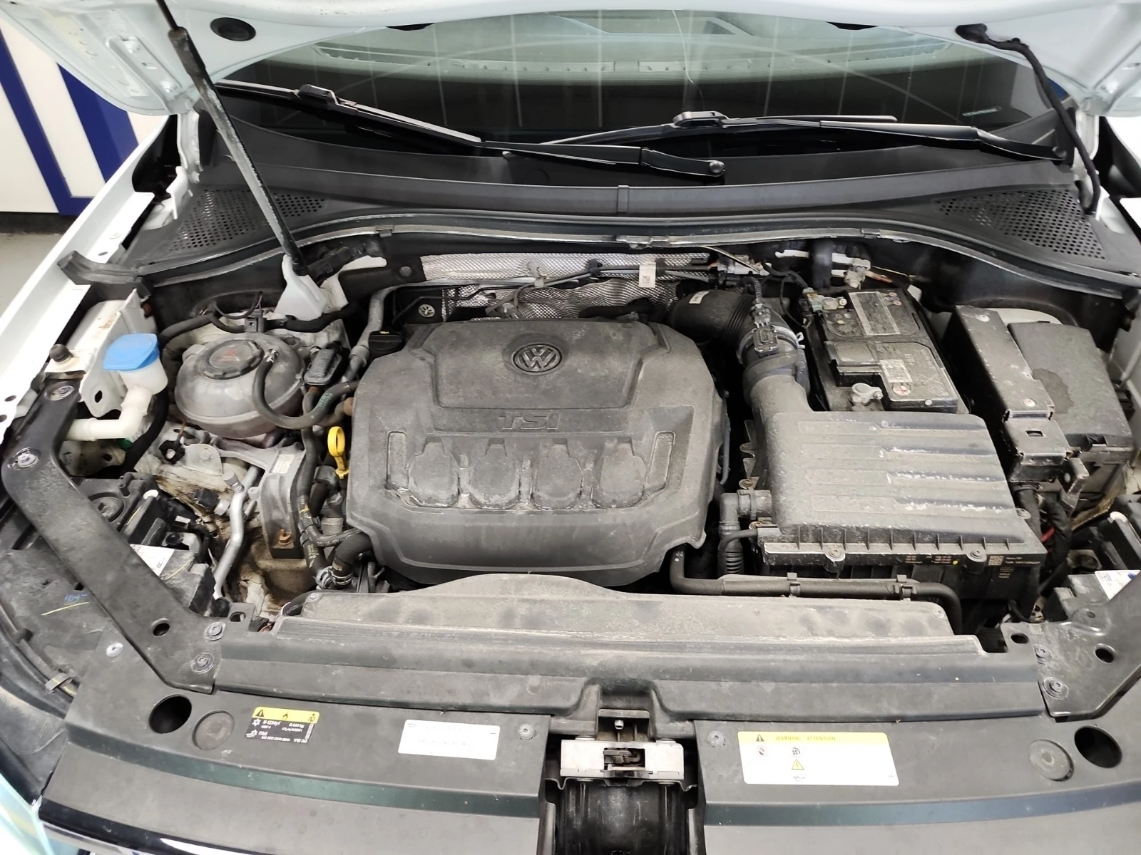 VW Tiguan Comfortline / АВТОКРЕДИТ, снимка 16 - Автомобили и джипове - 56011446