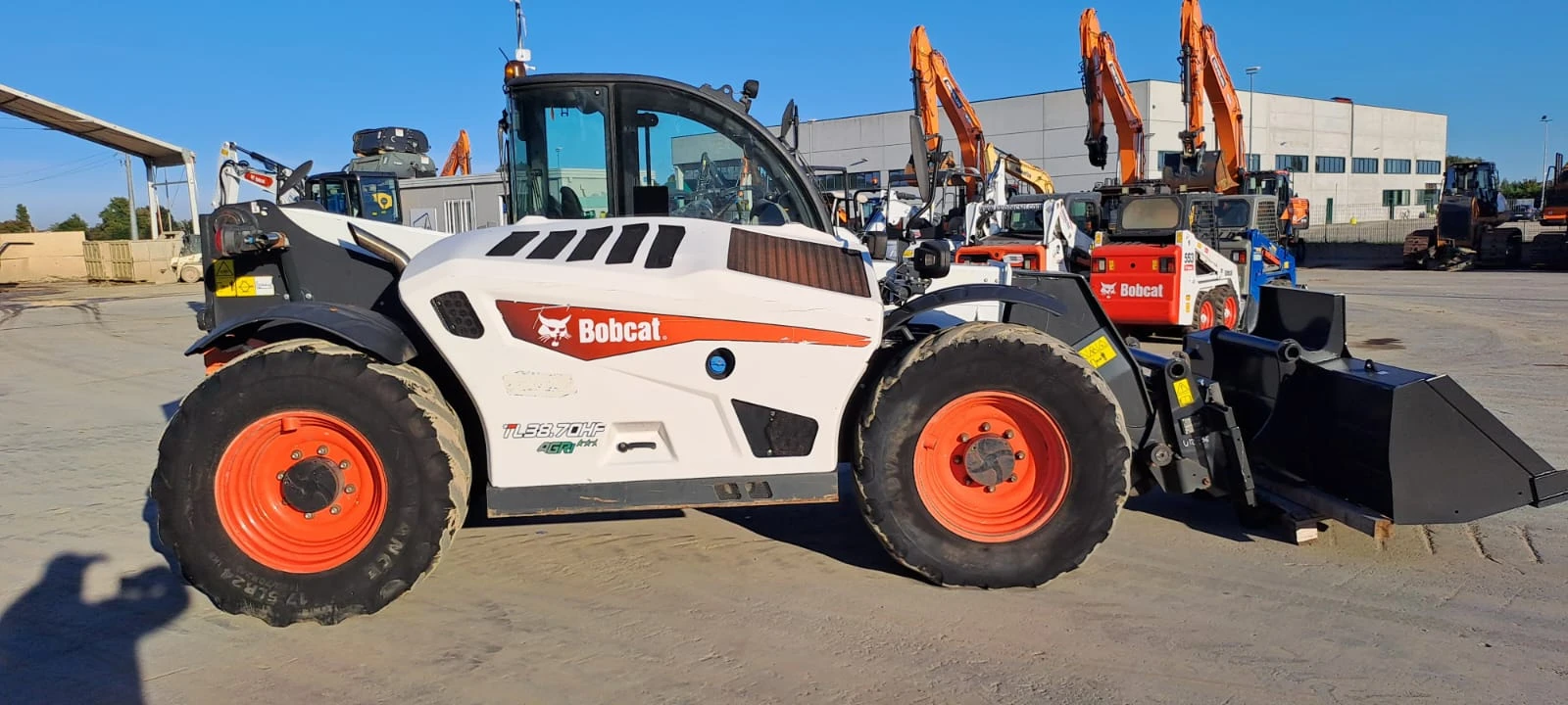 Телескопични товарачи Bobcat PF2-TL38.70X КЛИМАТИК, снимка 1