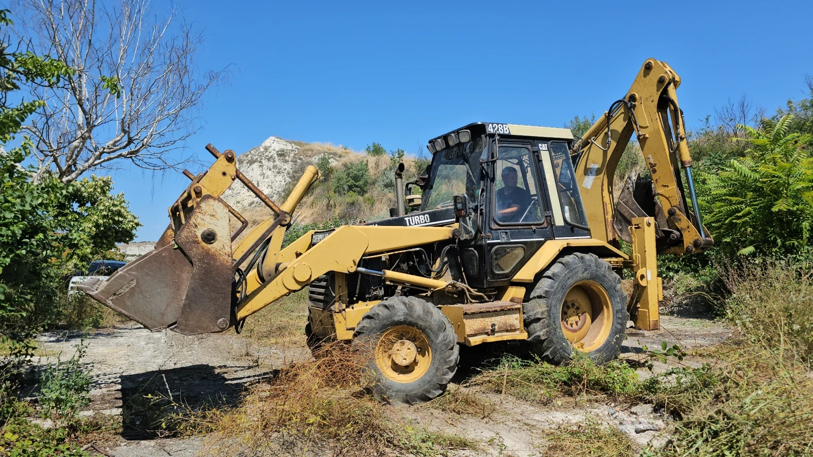 Багер Caterpillar 428B, снимка 2 - Индустриална техника - 55478880
