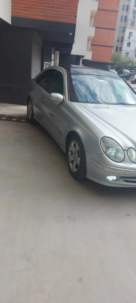 Mercedes-Benz E 270 CDI, снимка 3