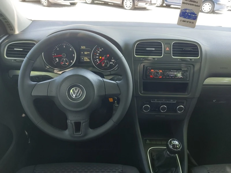 VW Golf 1.6TDI, снимка 12 - Автомобили и джипове - 40893384