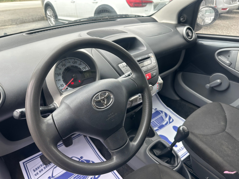 Toyota Aygo БЕНЗИН*1.0*68к.с.*, снимка 13 - Автомобили и джипове - 44669451