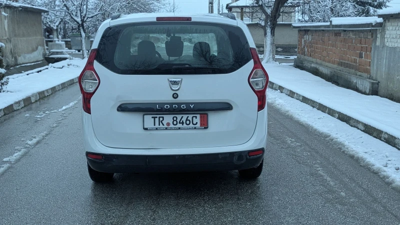 Dacia Lodgy 1.6i 8V Клима, снимка 5 - Автомобили и джипове - 48699461