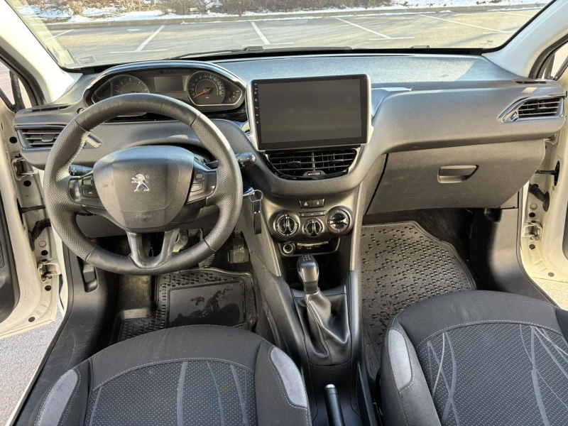 Peugeot 208, снимка 7 - Автомобили и джипове - 49225127