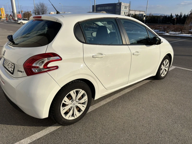 Peugeot 208, снимка 4 - Автомобили и джипове - 49225127