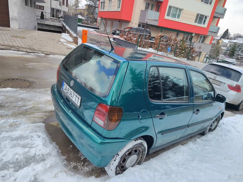 VW Polo 1.6 Бензин, снимка 5 - Автомобили и джипове - 49377380