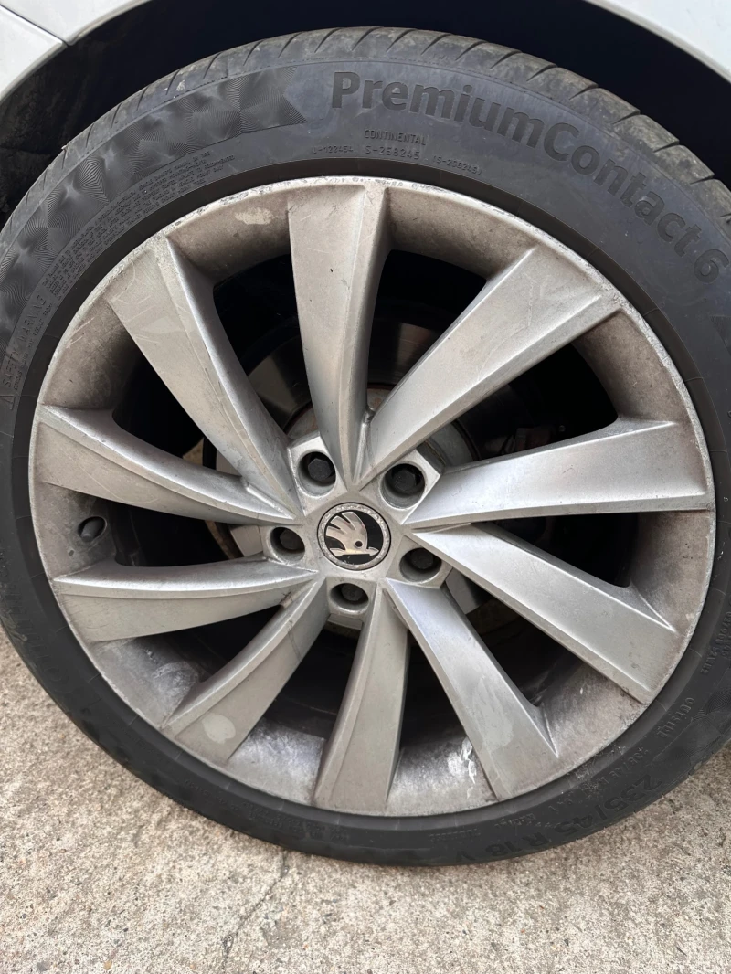 Skoda Superb 2.0tdi dsg, снимка 15 - Автомобили и джипове - 51899772