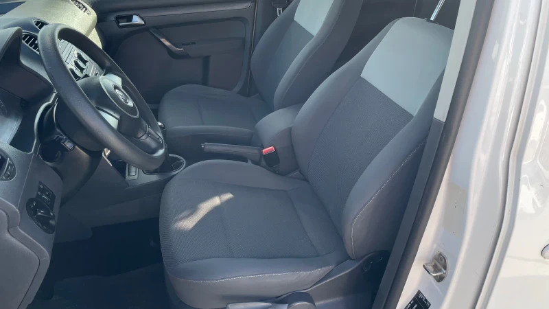 VW Caddy 1, 6cc MAXY / РЕГИСТРИРАН / 7местно, снимка 8 - Автомобили и джипове - 52234110