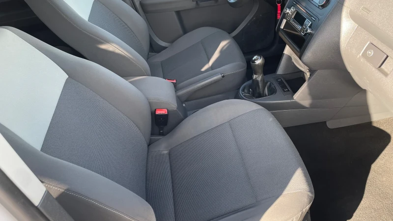 VW Caddy 1, 6cc MAXY / РЕГИСТРИРАН / 7местно, снимка 9 - Автомобили и джипове - 52234110