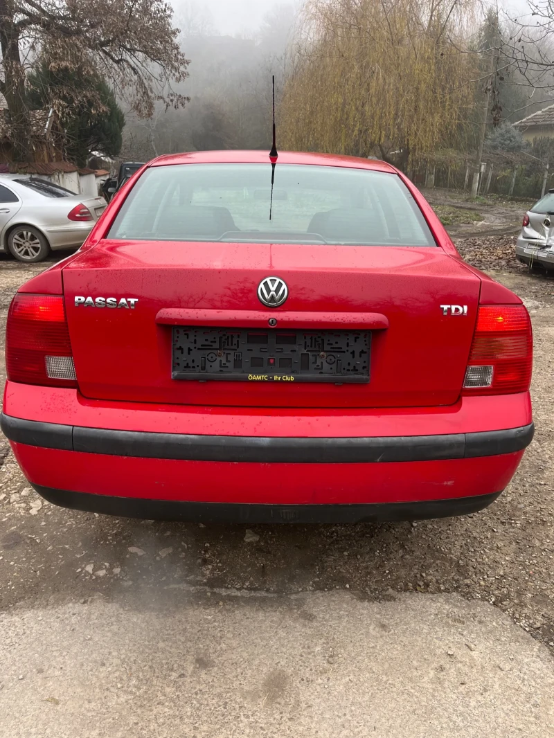 VW Passat, снимка 3 - Автомобили и джипове - 52631165