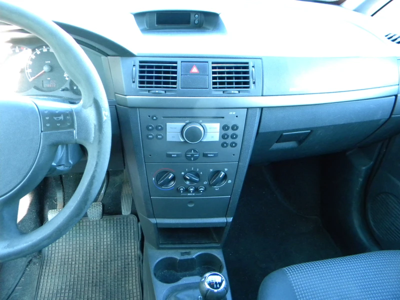 Opel Corsa 1.4* FACE LIFT* EURO4, снимка 15 - Автомобили и джипове - 52926565