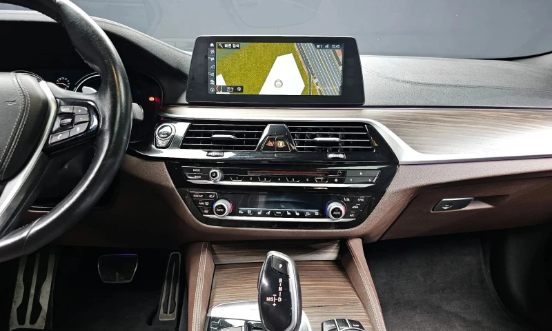 BMW 530 5 Series (G30) 530I M Sports Plus , снимка 13 - Автомобили и джипове - 53001050