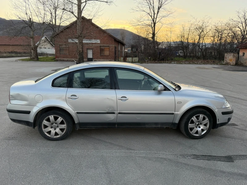 VW Passat, снимка 4 - Автомобили и джипове - 53166240