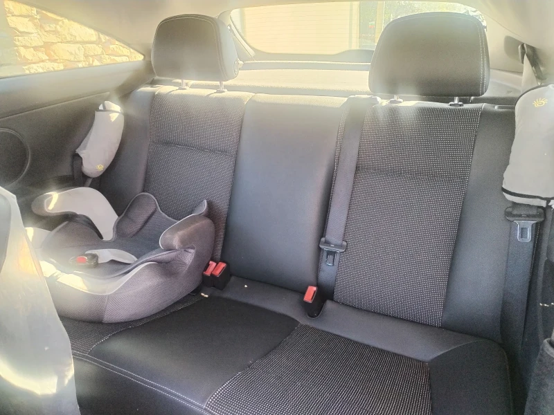 Opel Astra 1, 7 cdti 101hp, снимка 4 - Автомобили и джипове - 53215583