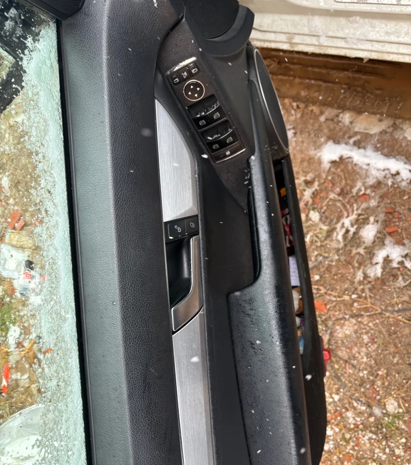 Mercedes-Benz C 350 Mercedes C350 Facelift | 265+ к.с| Distronic PLUS, снимка 12 - Автомобили и джипове - 53304723