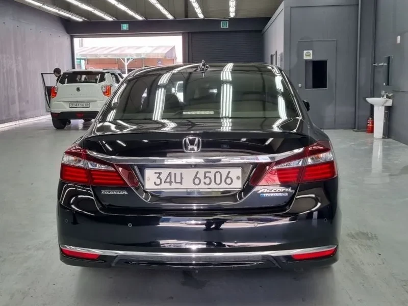 Honda Accord 2.0 Hybrid 9Th Generation, снимка 17 - Автомобили и джипове - 56021293