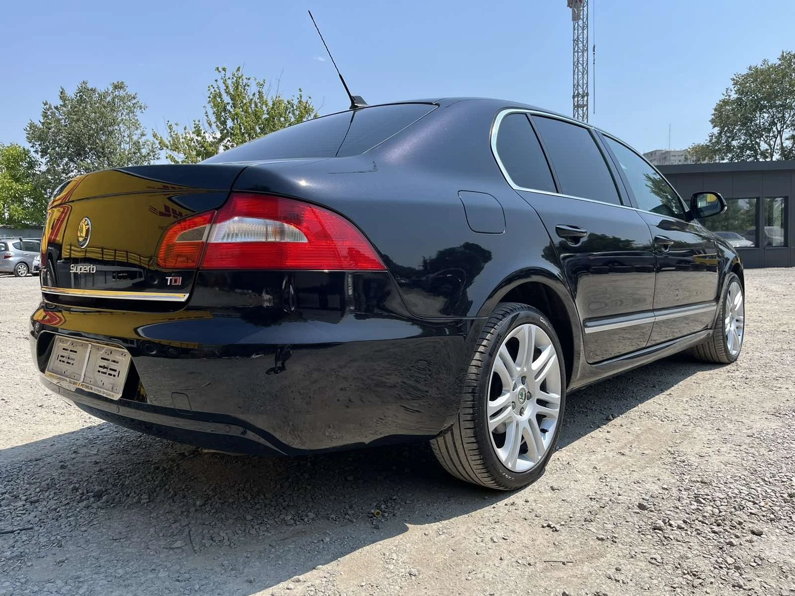 Skoda Superb 2.0 TDI - изображение 6