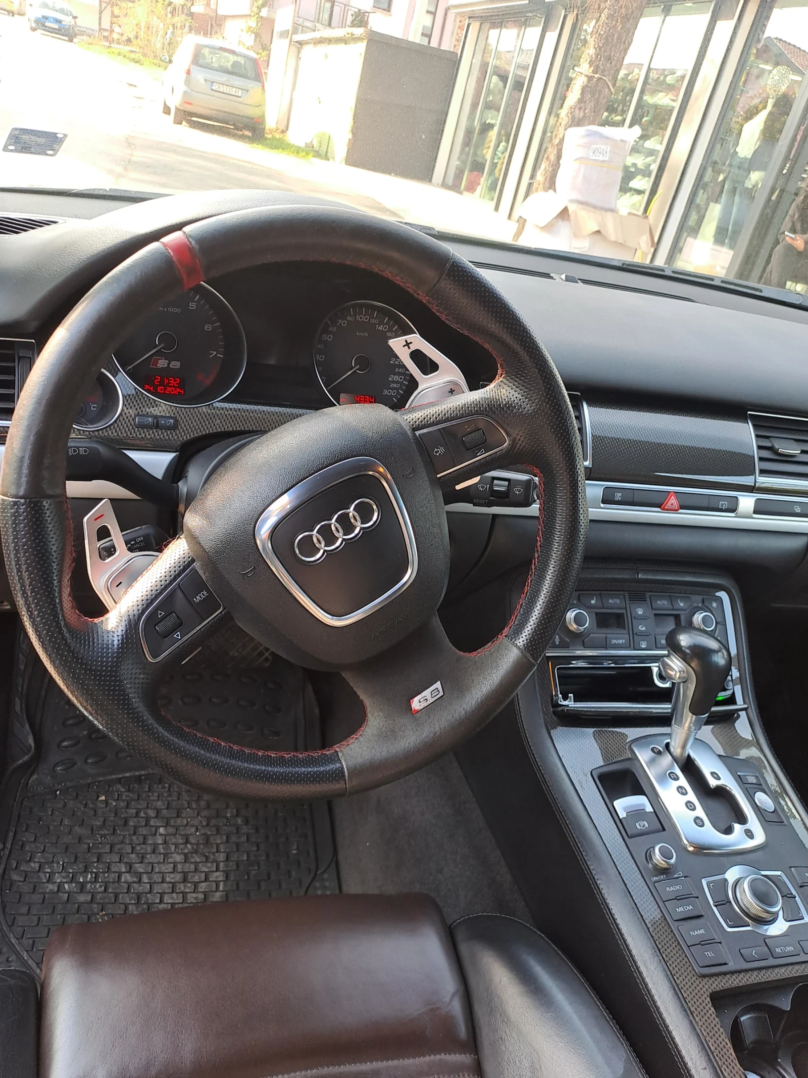 Audi S8 5.2 - изображение 8