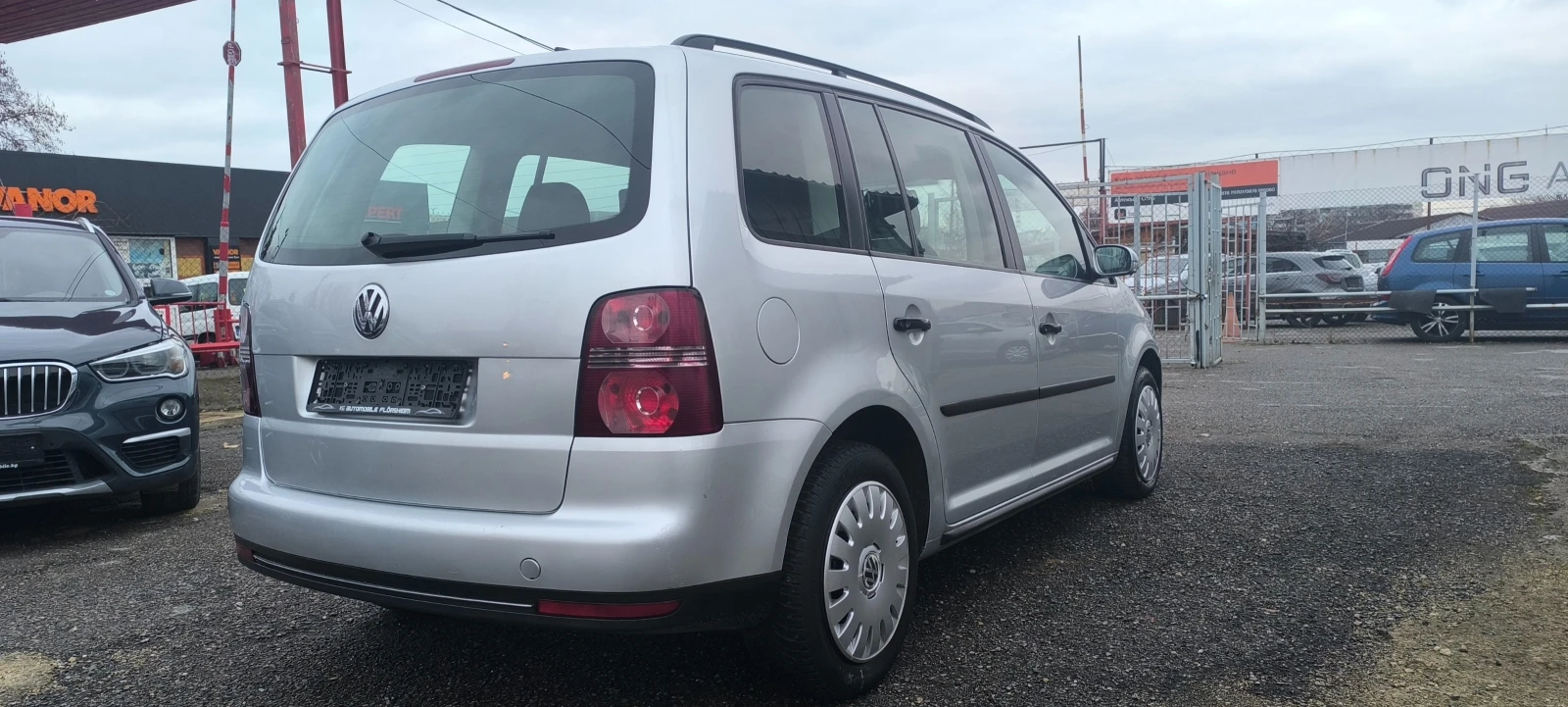 VW Touran 1.9-105-6ск - изображение 6