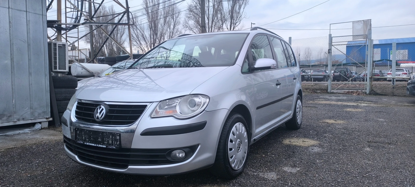 VW Touran 1.9-105-6ск - изображение 2