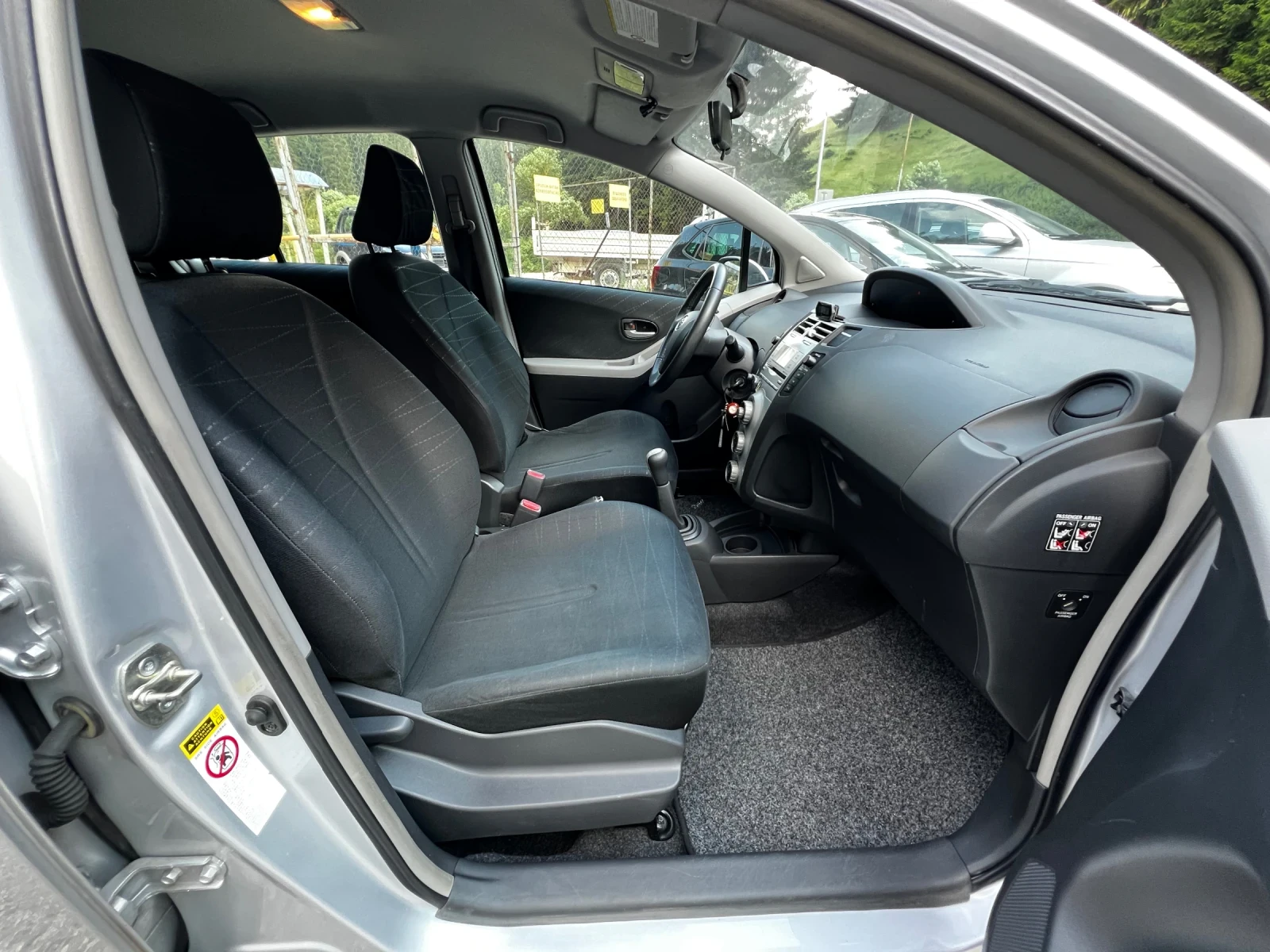 Toyota Yaris 1.3VVT-i* ИТАЛИЯ* РЕАЛНИ КМ* Bluetooth* 9 Airbag-a - изображение 9
