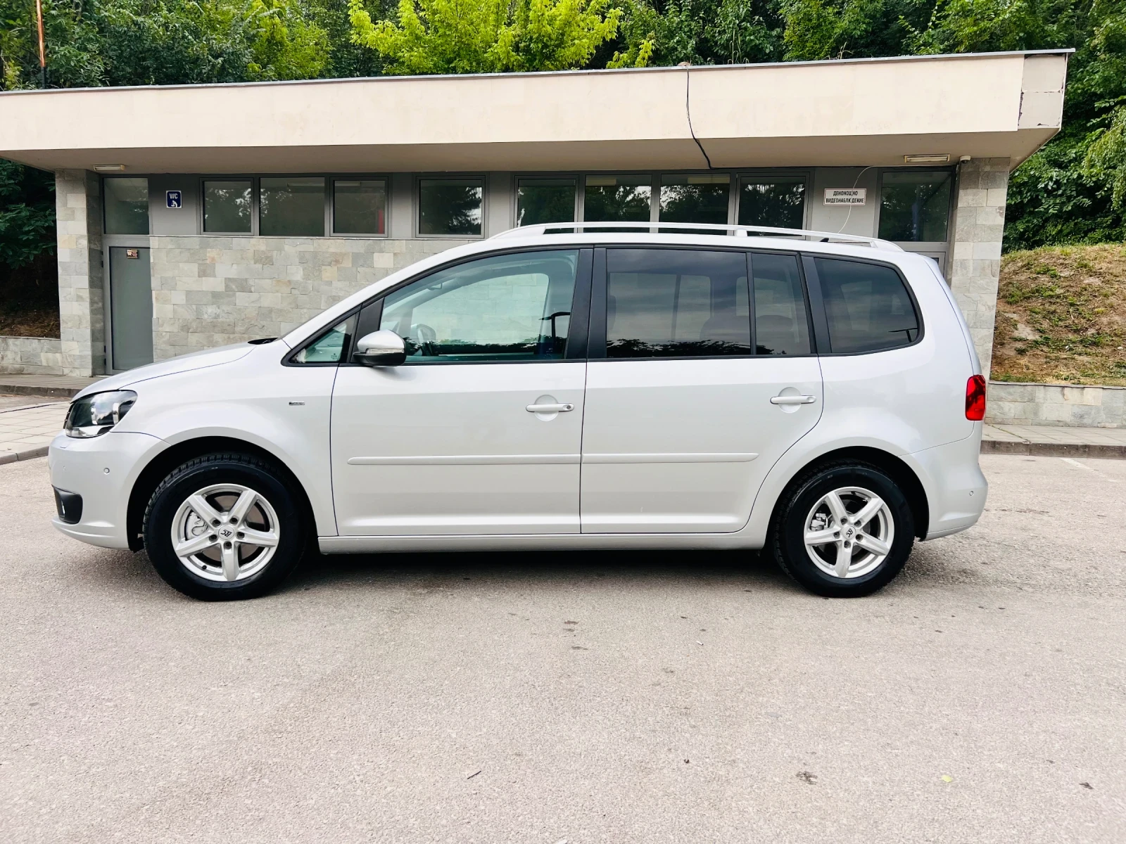 VW Touran 1.6 TDI 105 - изображение 2