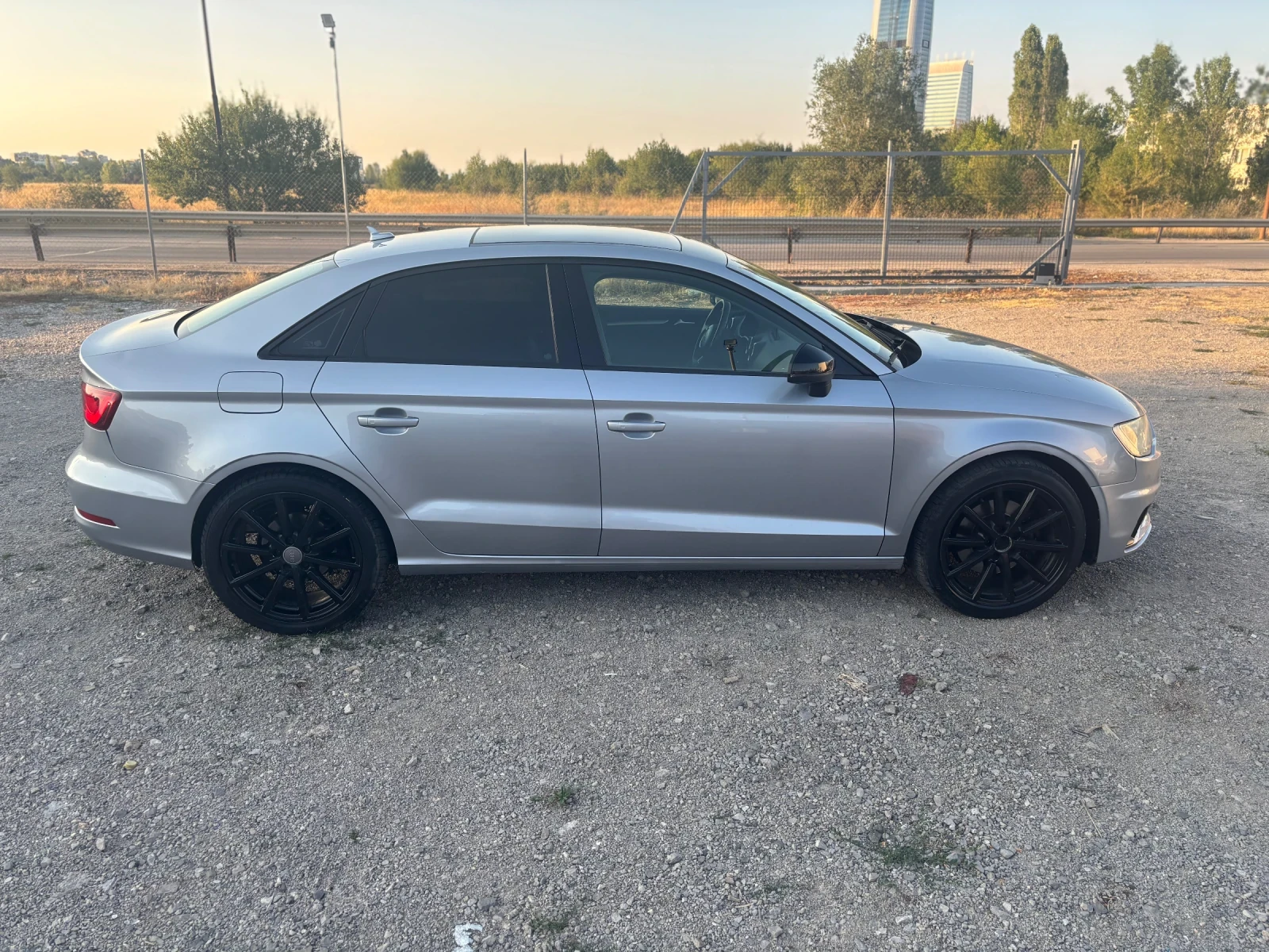 Audi A3 1.8 TFSI S TRONIC  - изображение 8