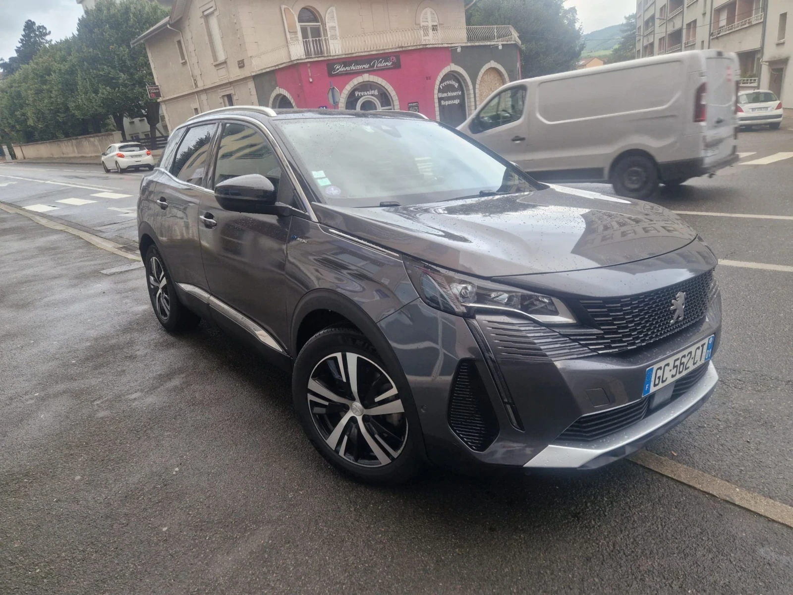 Peugeot 3008 GT 300 4WD PLUG-IN-HYBRID  S&S EAT8 - изображение 2