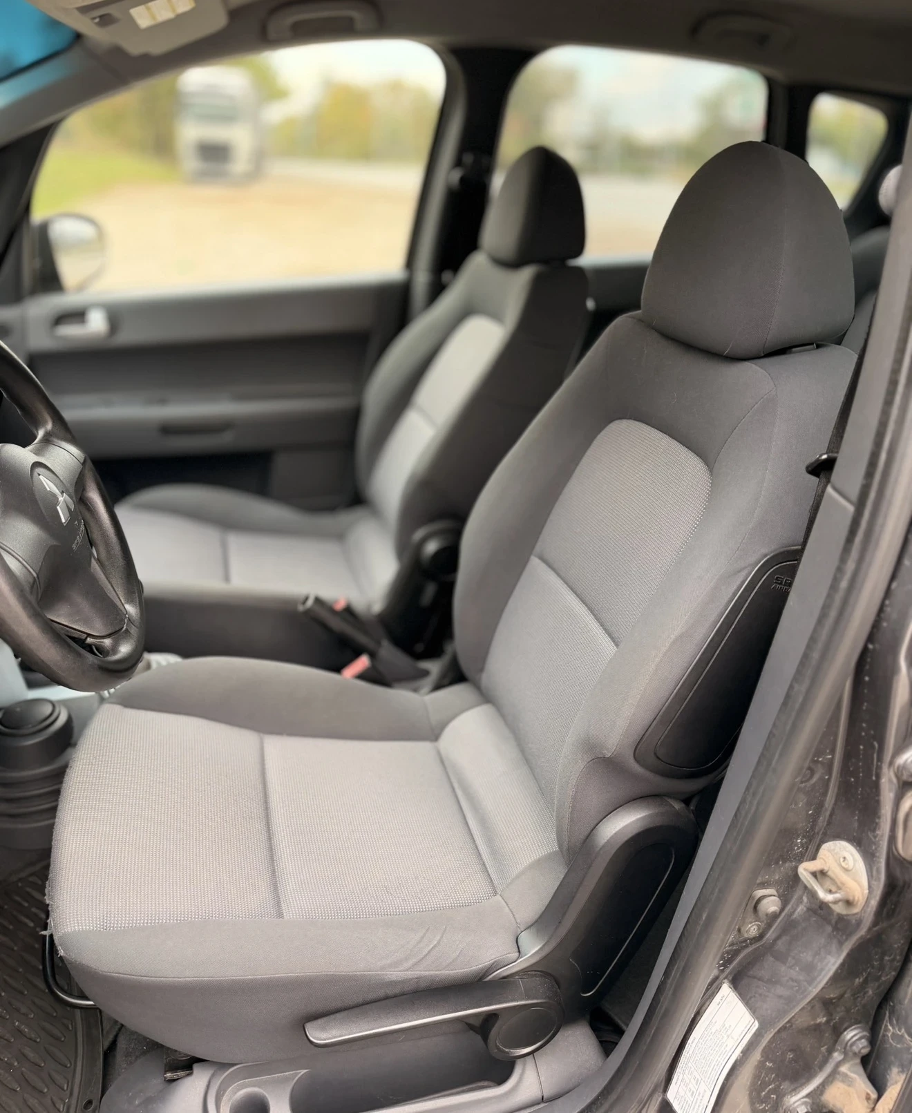 Mitsubishi Colt 1.5 DID - изображение 9